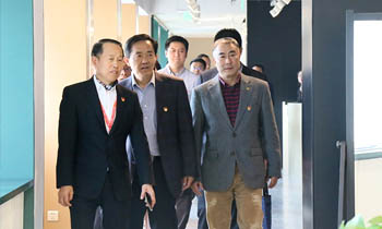 中國出口信用保險公司領(lǐng)導(dǎo)到聯(lián)橋集團(tuán)調(diào)研