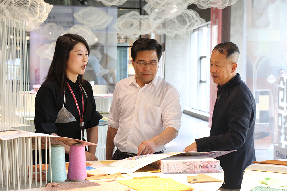 山東省商務(wù)廳領(lǐng)導(dǎo)帶領(lǐng)省市金融機構(gòu)來聯(lián)橋開展“商務(wù)+金融”惠企宣講服務(wù)對接活動