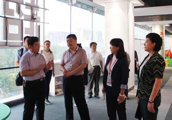 威海市“中國夢·小康情”宣講團(tuán)來聯(lián)橋集團(tuán)參觀考察