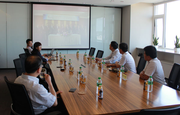 威海市委統(tǒng)戰(zhàn)部副部長、市工商聯(lián)黨組書記陳文一行來聯(lián)橋集團(tuán)走訪調(diào)研