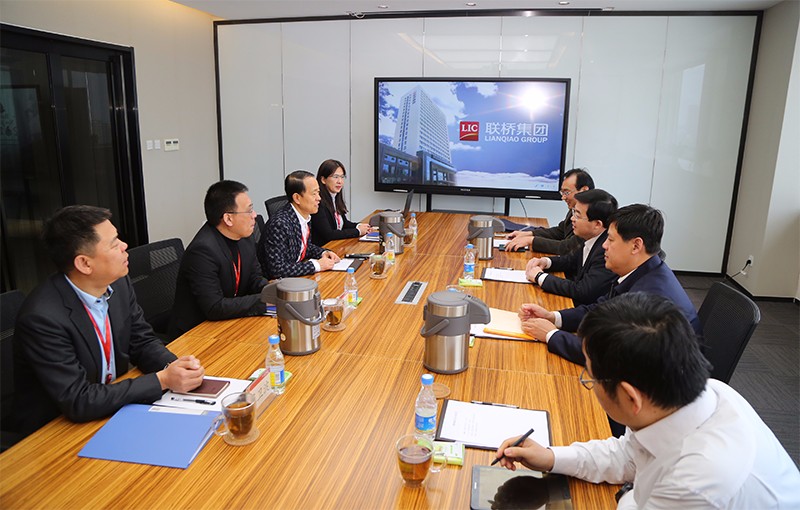 威海市委副書記、市長張海波到聯(lián)橋集團(tuán)調(diào)研