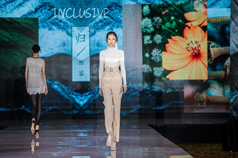 “創(chuàng)意 · 跨越 國家毛衫紗線資源共享平臺啟動儀式”在威海聯(lián)橋集團盛裝啟幕(圖41)