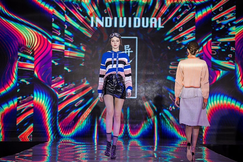 “創(chuàng)意 · 跨越 國家毛衫紗線資源共享平臺啟動儀式”在威海聯(lián)橋集團盛裝啟幕(圖55)