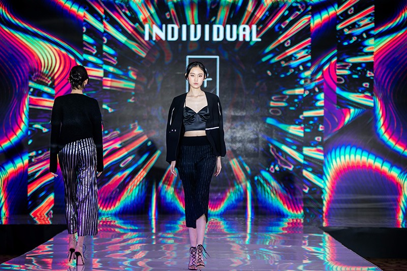 “創(chuàng)意 · 跨越 國家毛衫紗線資源共享平臺啟動儀式”在威海聯(lián)橋集團盛裝啟幕(圖66)