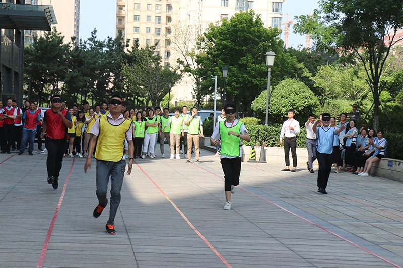 聯(lián)橋集團(tuán)黨委舉辦【光耀先鋒 “新新”向榮】主題黨建活動(圖3) 聯(lián)橋集團(tuán)黨委舉辦【光耀先鋒 “新新”向榮】主題黨建活動(圖3)