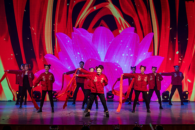 歡欣鼓舞迎新春，滿懷豪情攀高峰 | 聯(lián)橋集團(tuán)2020迎新春聯(lián)歡晚會(huì)激情開(kāi)演(圖13)