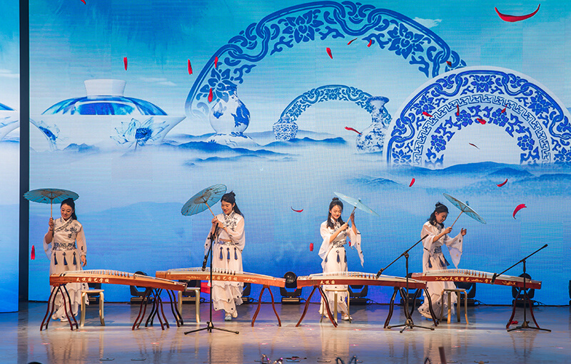 歡欣鼓舞迎新春，滿懷豪情攀高峰 | 聯(lián)橋集團(tuán)2020迎新春聯(lián)歡晚會(huì)激情開(kāi)演(圖17)