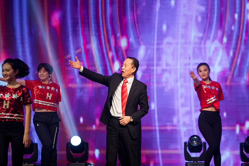 歡欣鼓舞迎新春，滿懷豪情攀高峰 | 聯(lián)橋集團(tuán)2020迎新春聯(lián)歡晚會(huì)激情開(kāi)演(圖46)