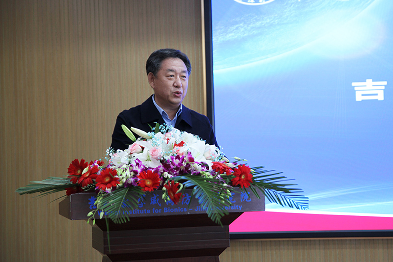 聯(lián)橋集團(tuán)黨委書記、董事長(zhǎng)慕镕鍵當(dāng)選為吉林大學(xué)威海校友會(huì)首任會(huì)長(zhǎng)(圖5)