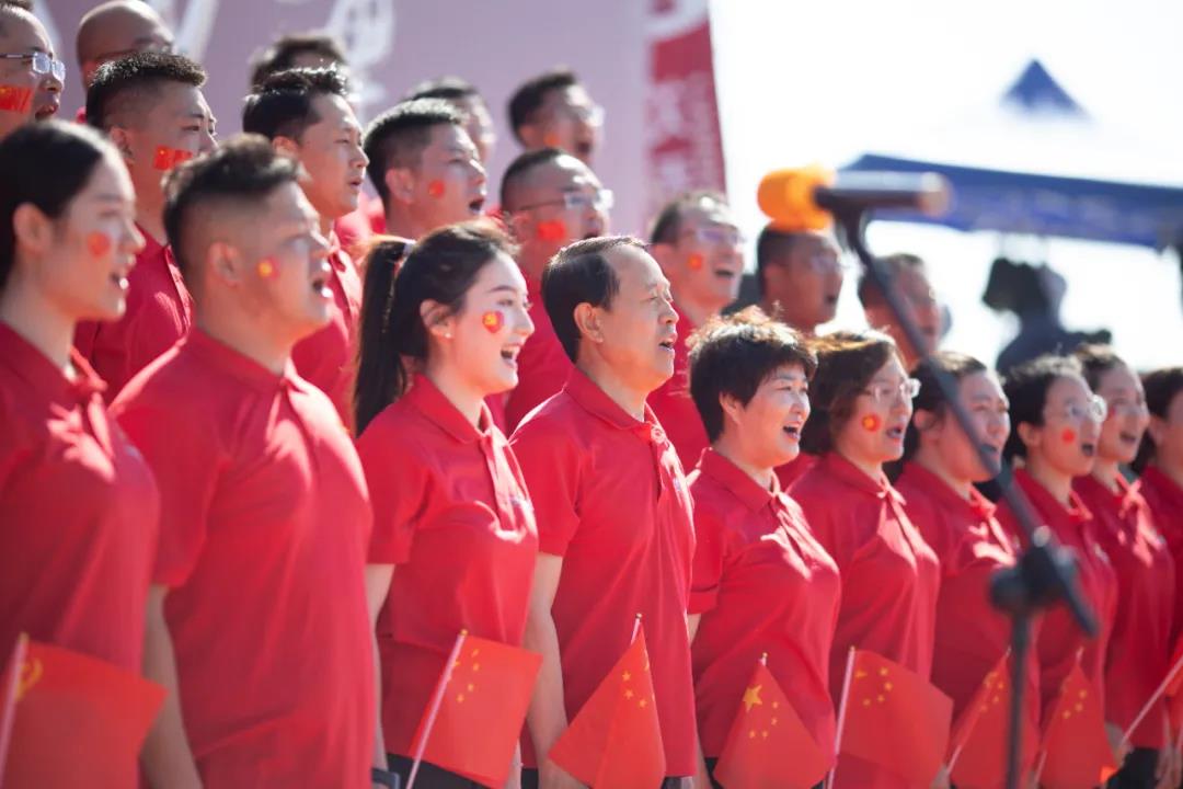 聯(lián)橋集團(tuán)黨委舉辦“光耀先鋒·致敬力量”慶祝建黨100周年活動(圖2) 聯(lián)橋集團(tuán)黨委舉辦“光耀先鋒·致敬力量”慶祝建黨100周年活動(圖2)